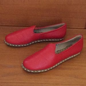 SABAH SIZE W 39/SIZE 8 RED SHOE/SLIPPER